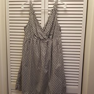 Old Navy Black and White Empire dress with pockets